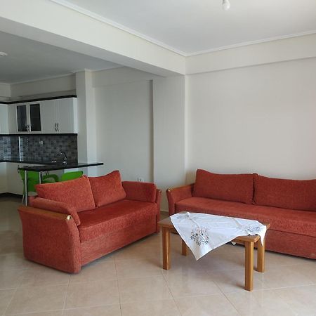 Lukova Center Apartments Luaran gambar