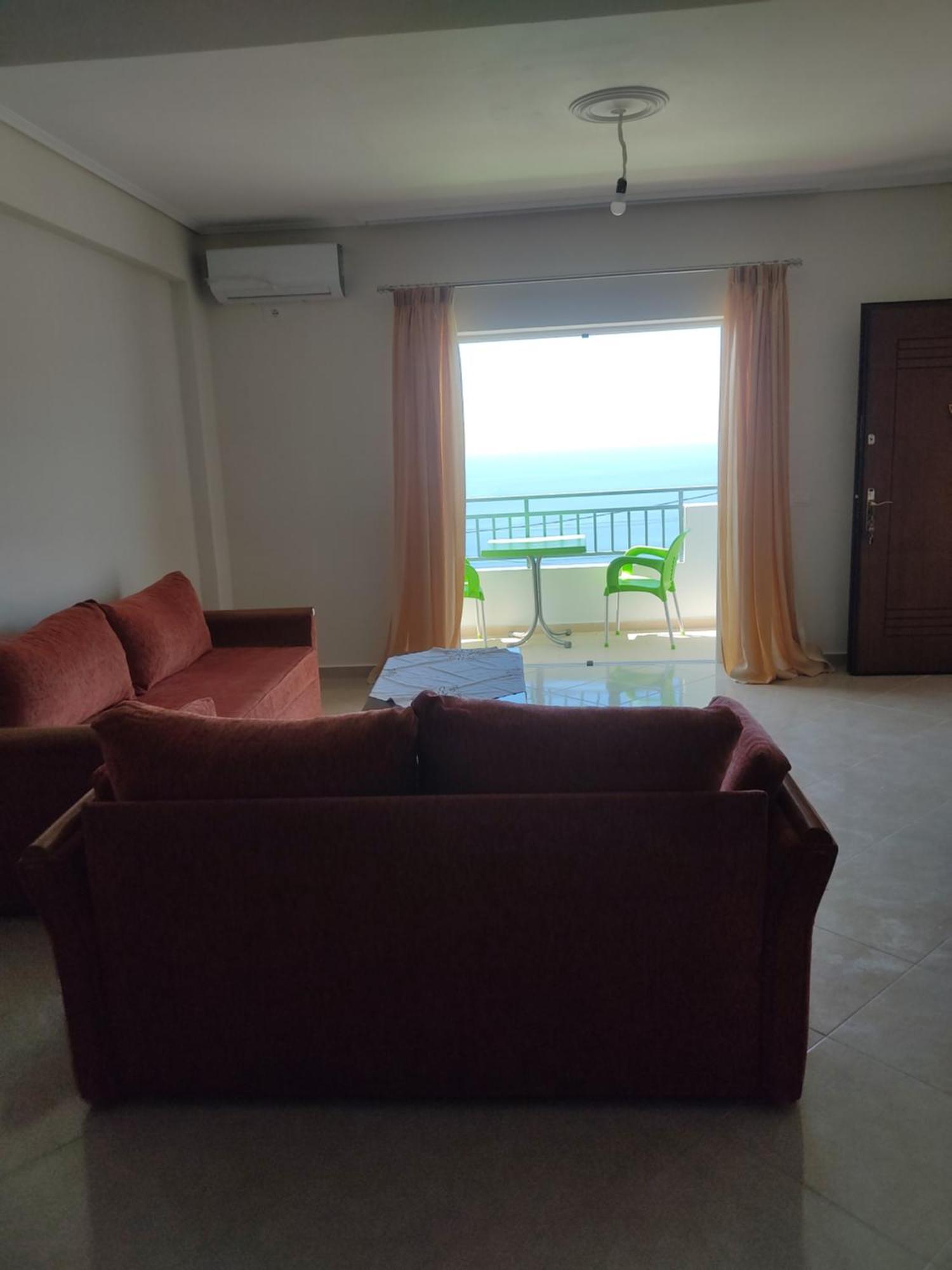Lukova Center Apartments Luaran gambar