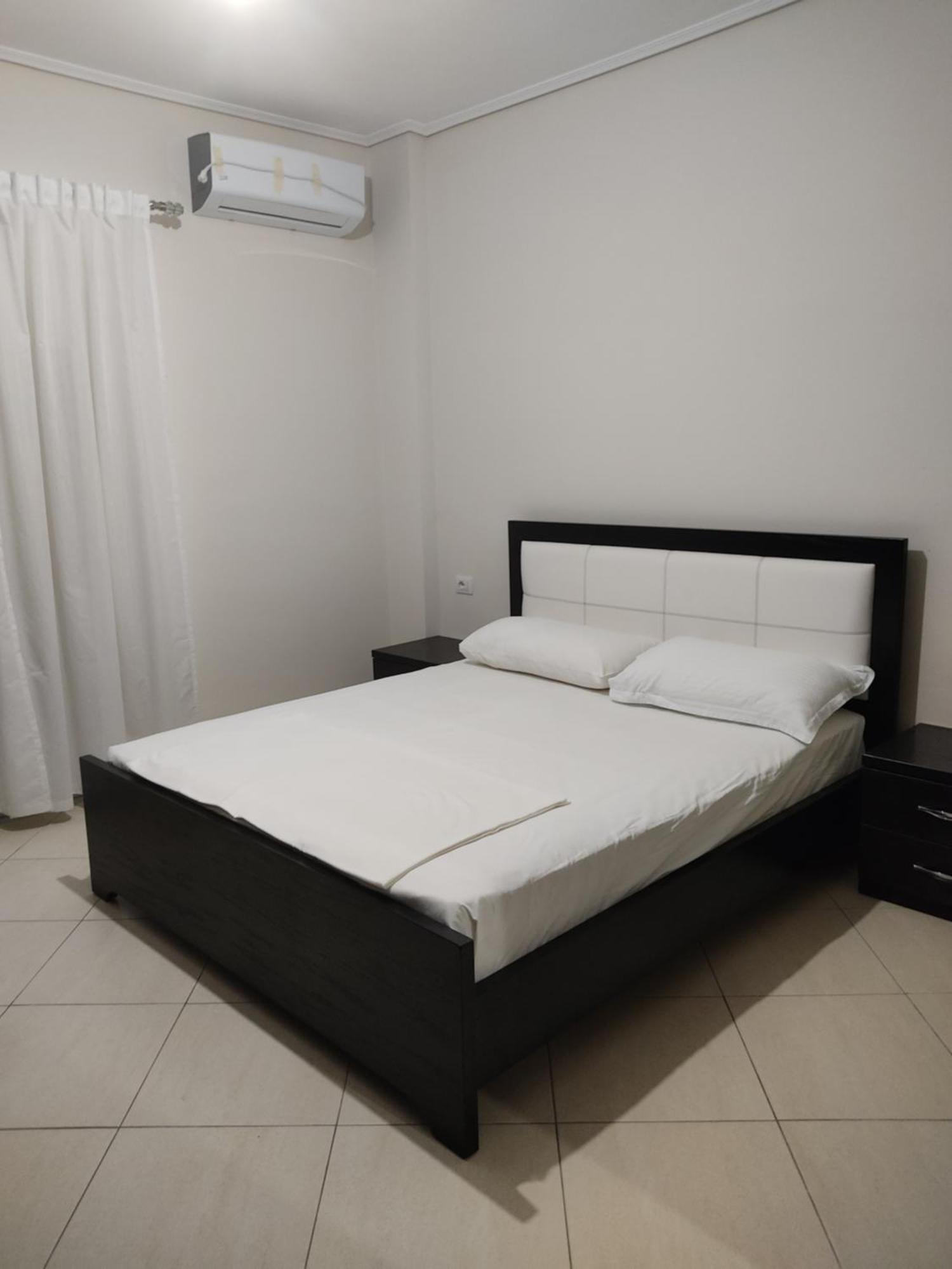 Lukova Center Apartments Luaran gambar