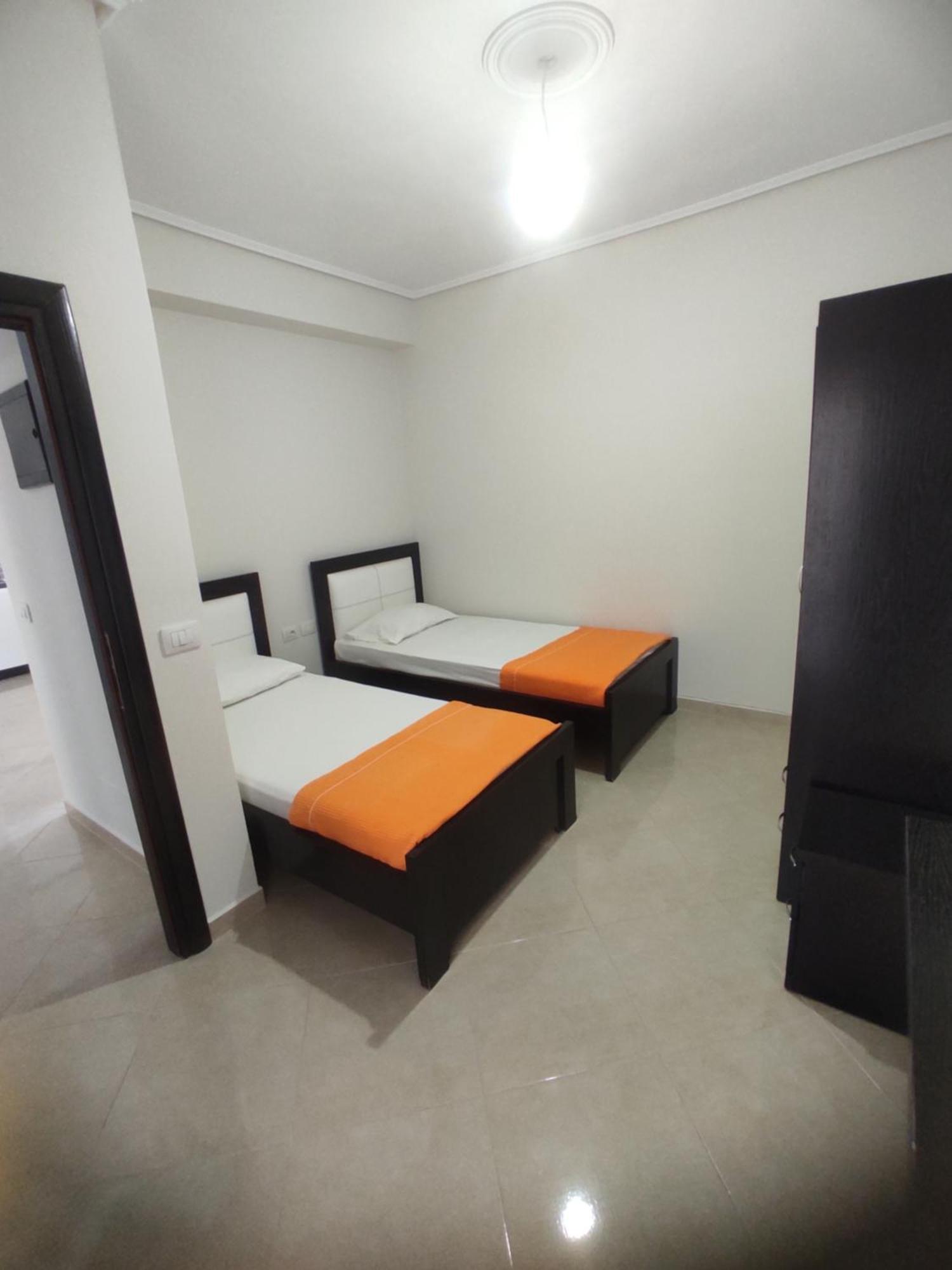 Lukova Center Apartments Luaran gambar