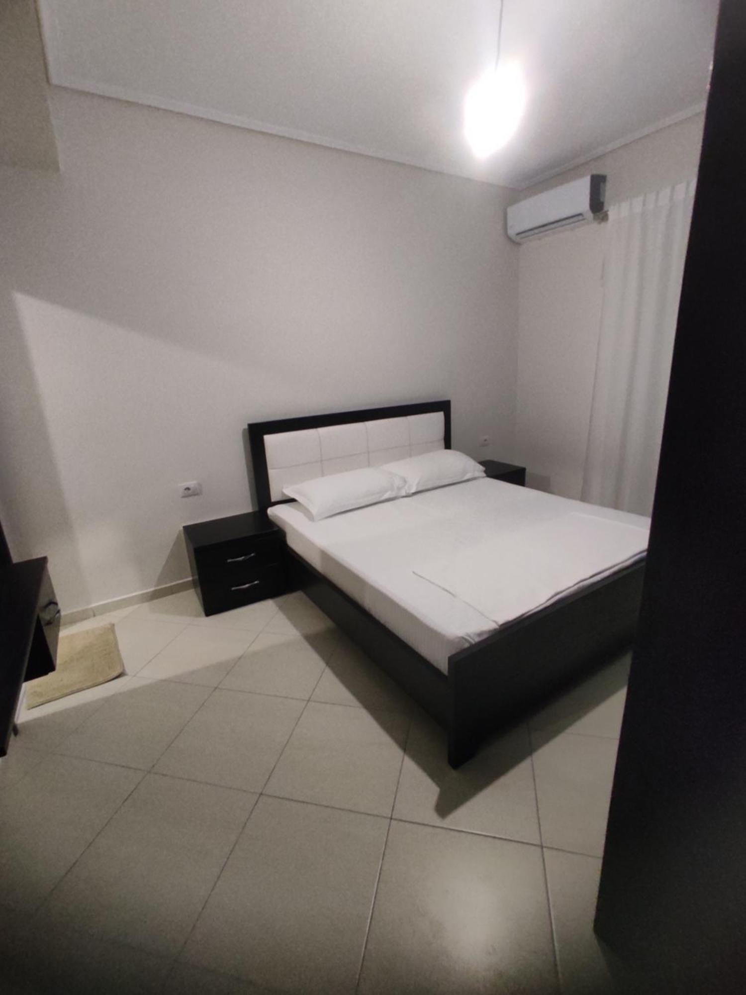 Lukova Center Apartments Luaran gambar