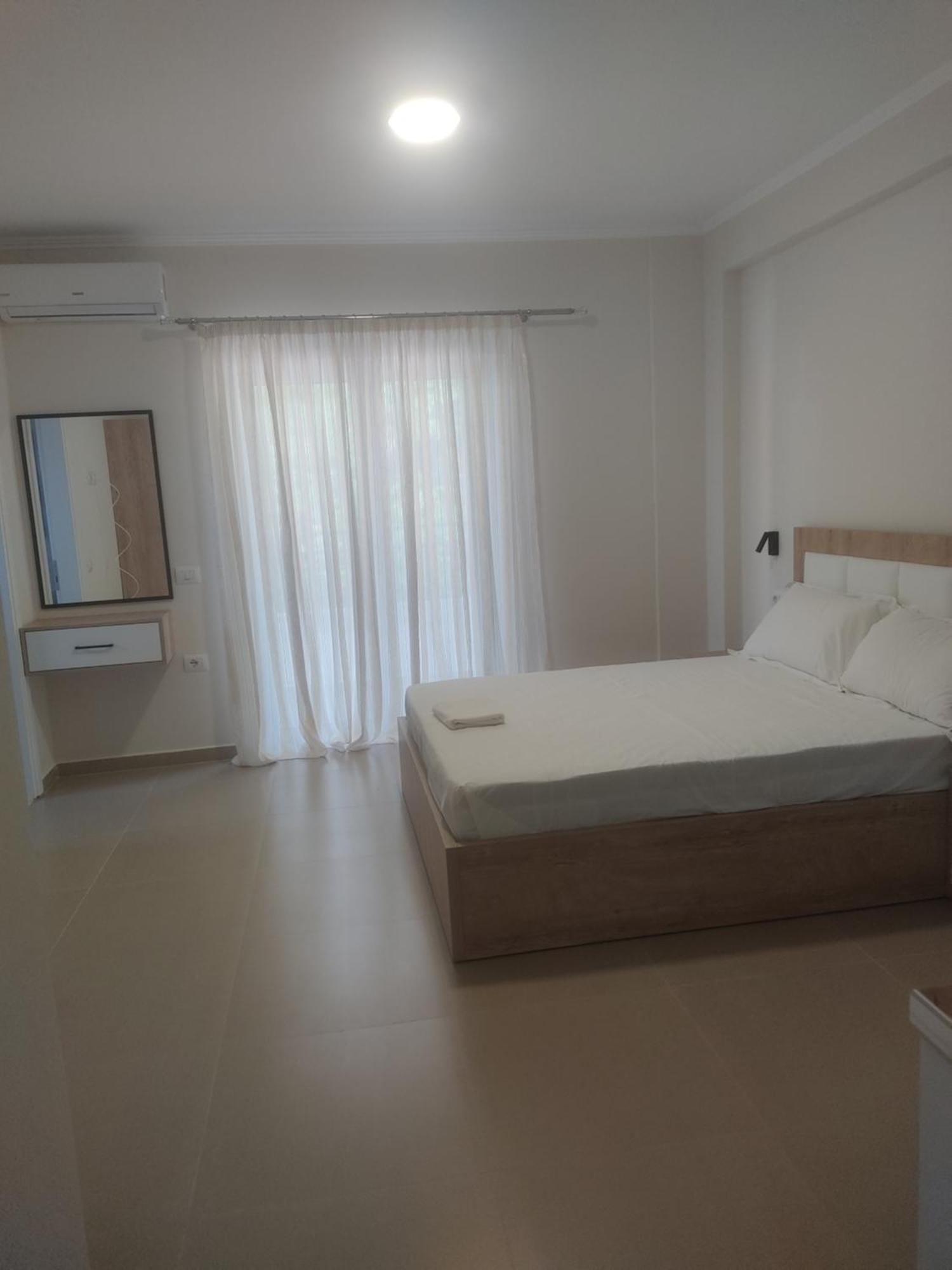 Lukova Center Apartments Luaran gambar