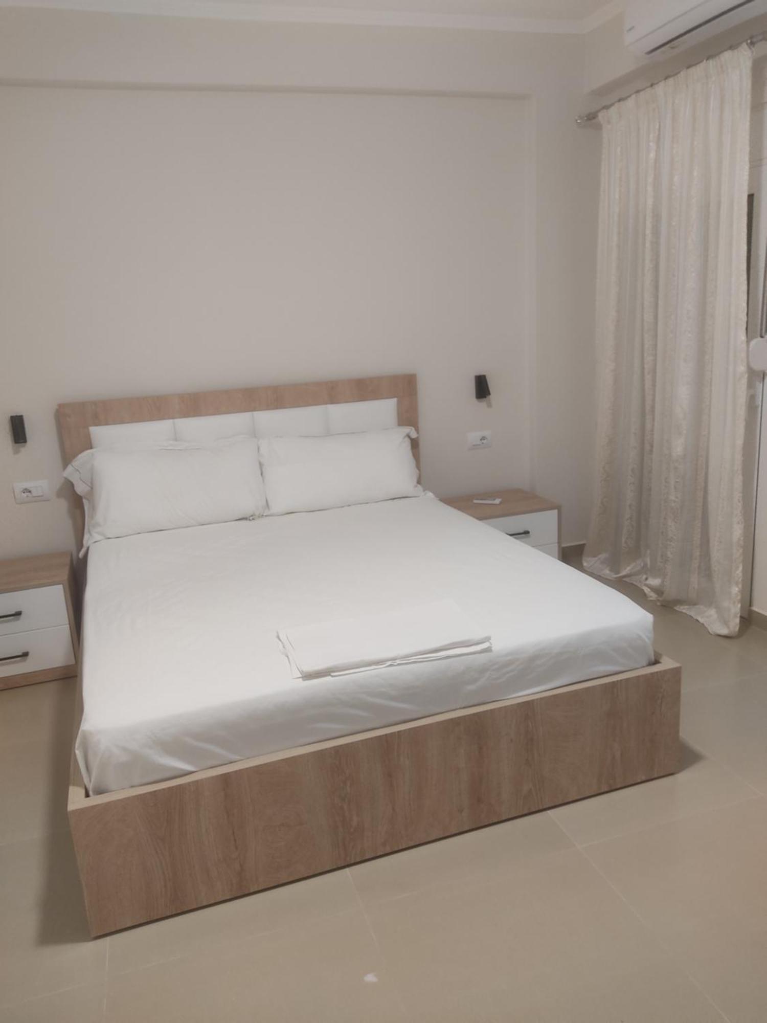 Lukova Center Apartments Luaran gambar