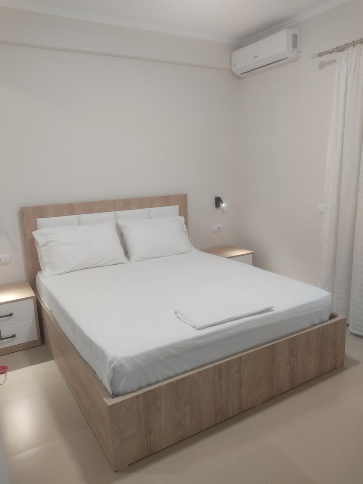 Lukova Center Apartments Luaran gambar
